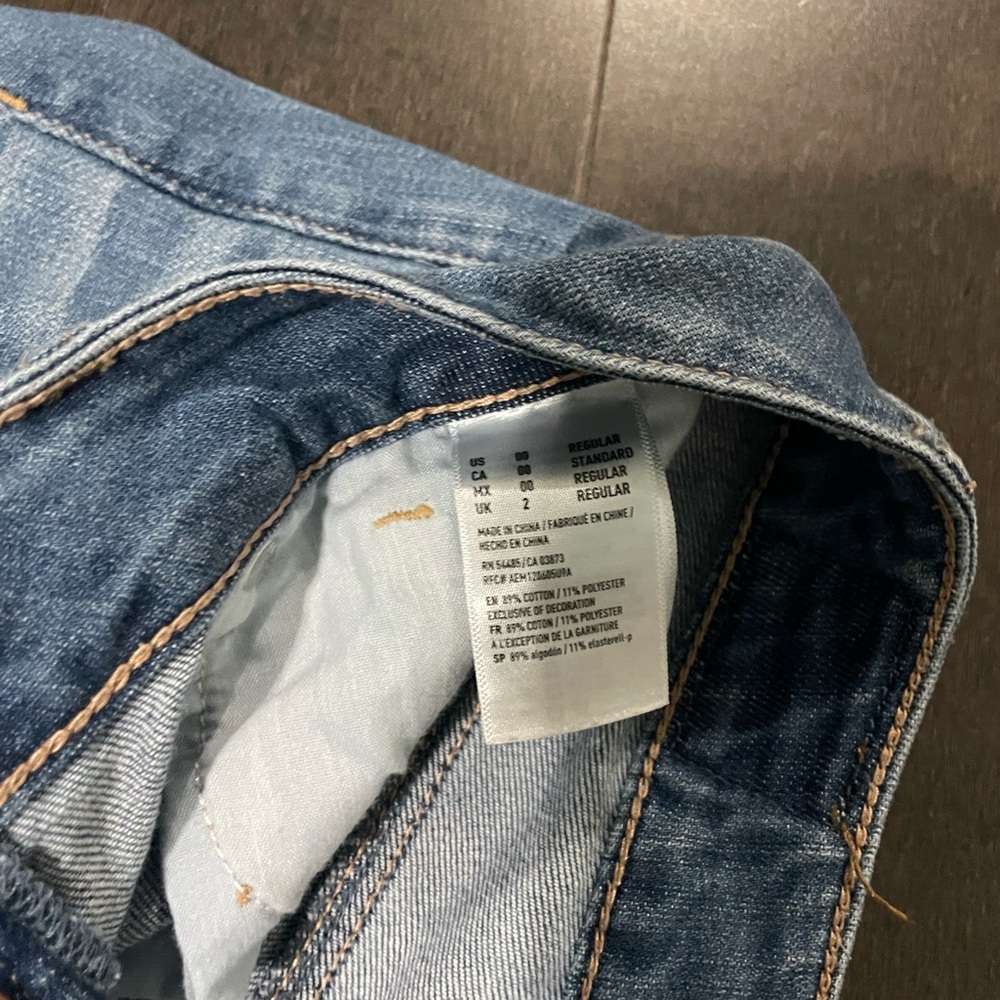 Distressed Blue Jeans - Picture 3 of 4